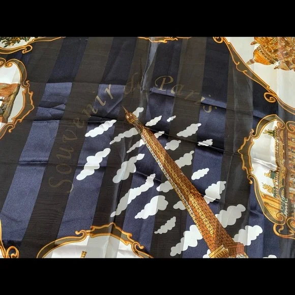 Scarf from Paris - Picture 7 of 9